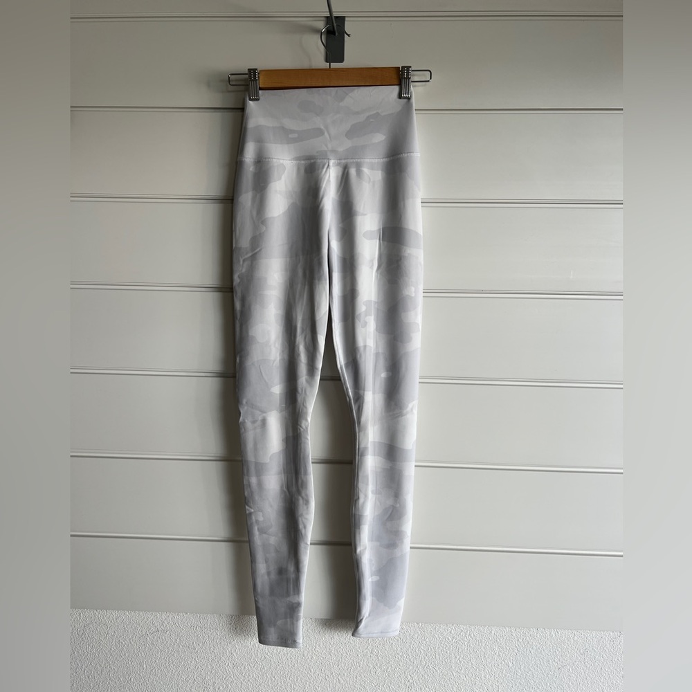 Alo XS Camo Leggings Like-New